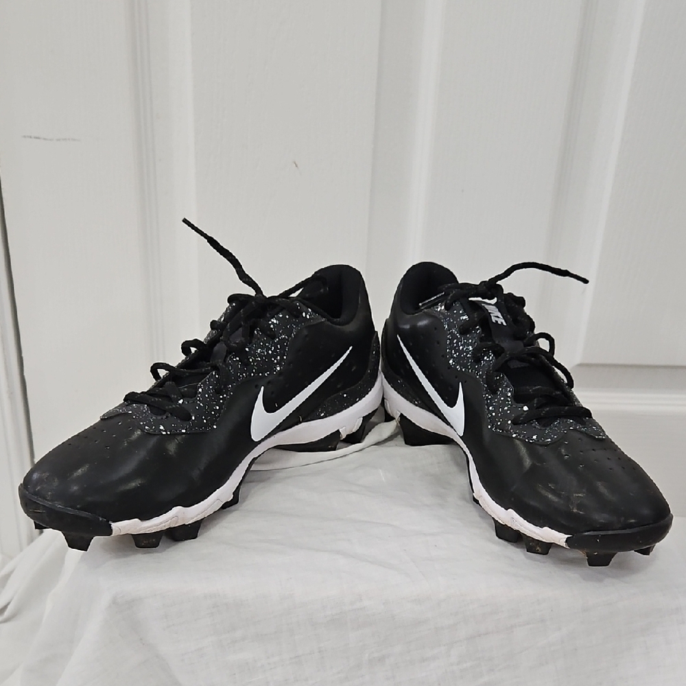 Nike Black & White Baseball Cleats Sz 8.5 Mens - Picture 3 of 8